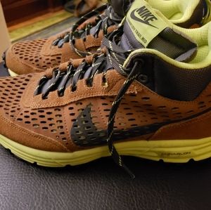Nike Men's Lunar LDV Trail Mid Lunarlon